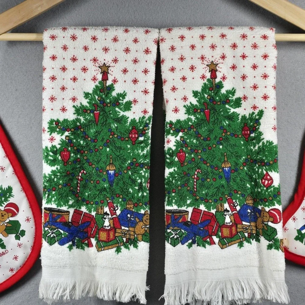 Vintage Cannon Christmas Tree Hand Towels Potholders Set‎ Holiday Kitchen Decor